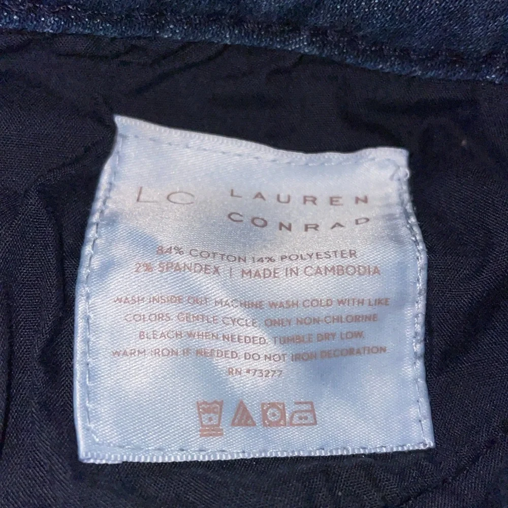 Lauren Conrad cuffed Skinny Crop Jeans.‎  Size 2
